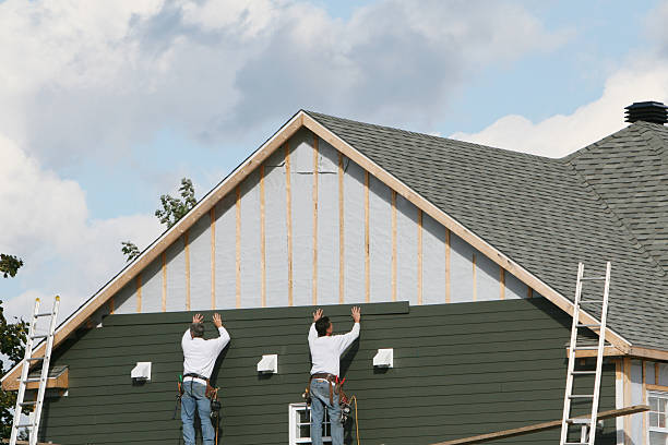 Professional Siding Contractor technician working in Masury, OH